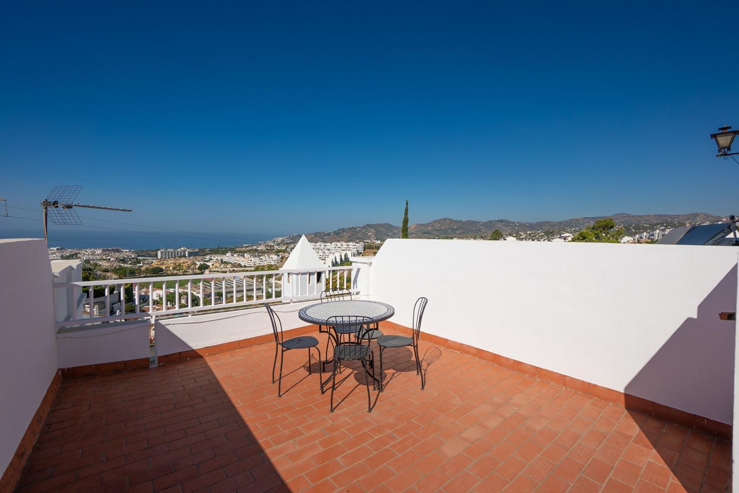 Urb. Alhambra 3 Villa เนร์คา ภายนอก รูปภาพ